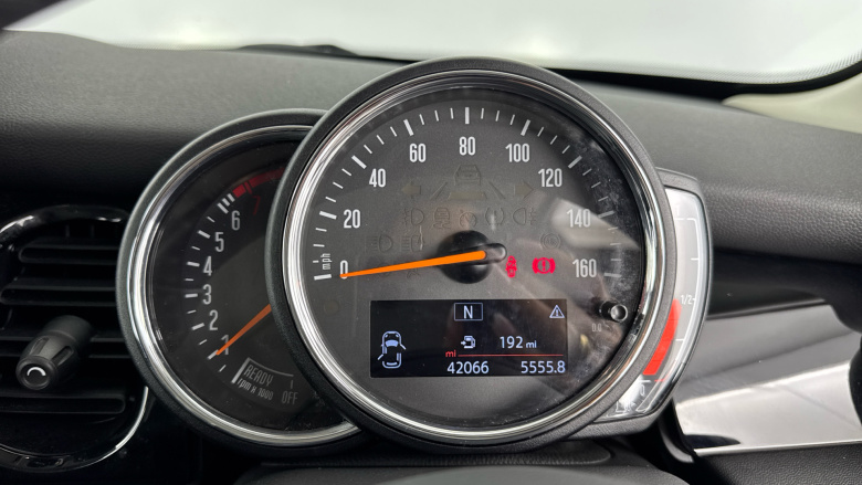 MINI Hatchback 1.5 Cooper Classic 5dr Petrol Hatchback